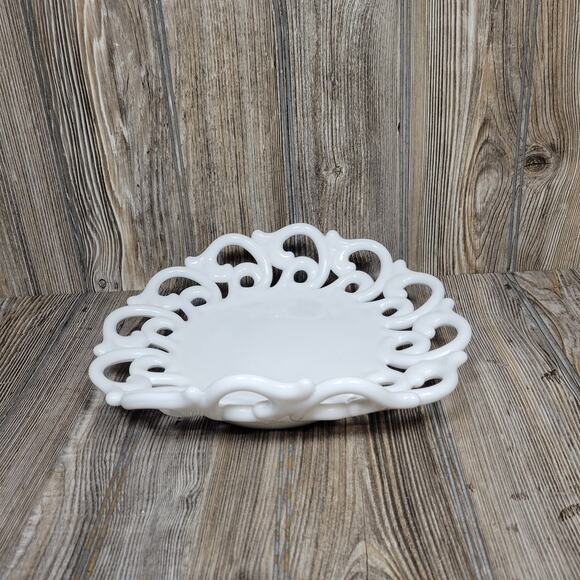 Vintage Fostoria Monroe Milk Glass Shallow Fruit Bowl - Picture 1 of 5